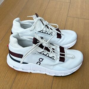 On Running Sneakers in White and Burgundy size 7.5 excellent condition